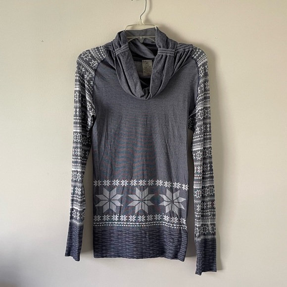 climawear Tops - EUC Cowl Neck Long-Sleeve